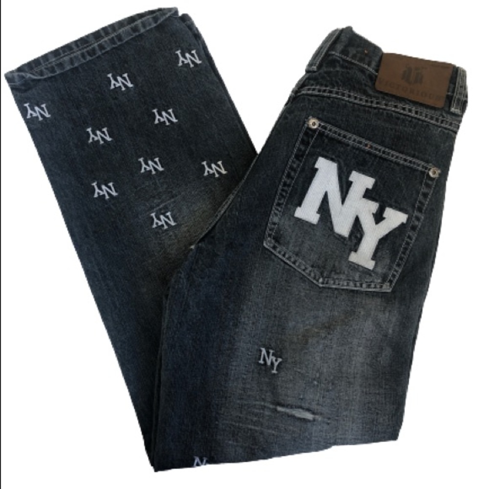 Victorious Urban Couture Ny Distressed Embroidered Jeans 34x32